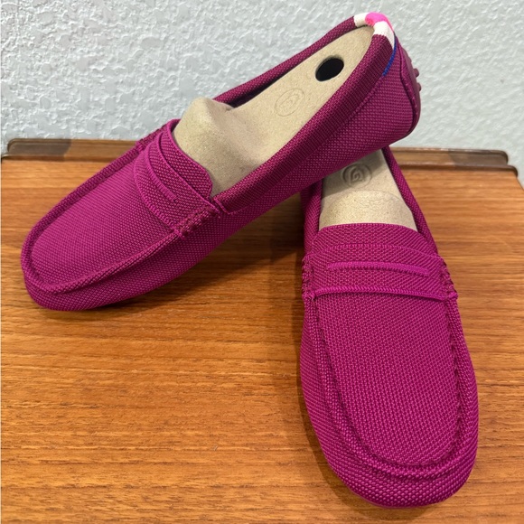EUC Rothy's The Driver Driving Loafer in Raspberry, size 8 - Picture 4 of 9